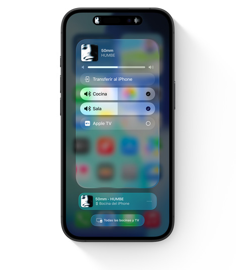 En la pantalla de un iPhone, se muestra la interfaz de AirPlay con reproducción de audio en varias habitaciones