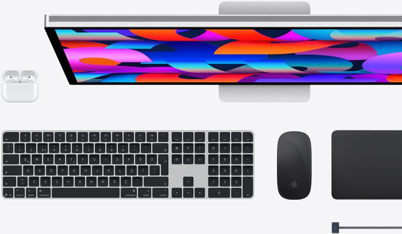 Mac aksesuarları: AirPods, Studio Display, Magic Keyboard, Magic Mouse, Magic Trackpad, MagSafe şarj kablosu