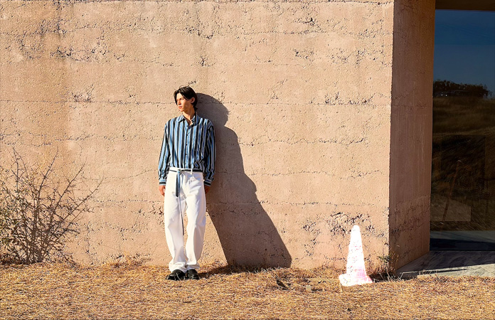 Outil Correction en cours d’utilisation, mettant en surbrillance un cône de signalisation à supprimer d’une photo