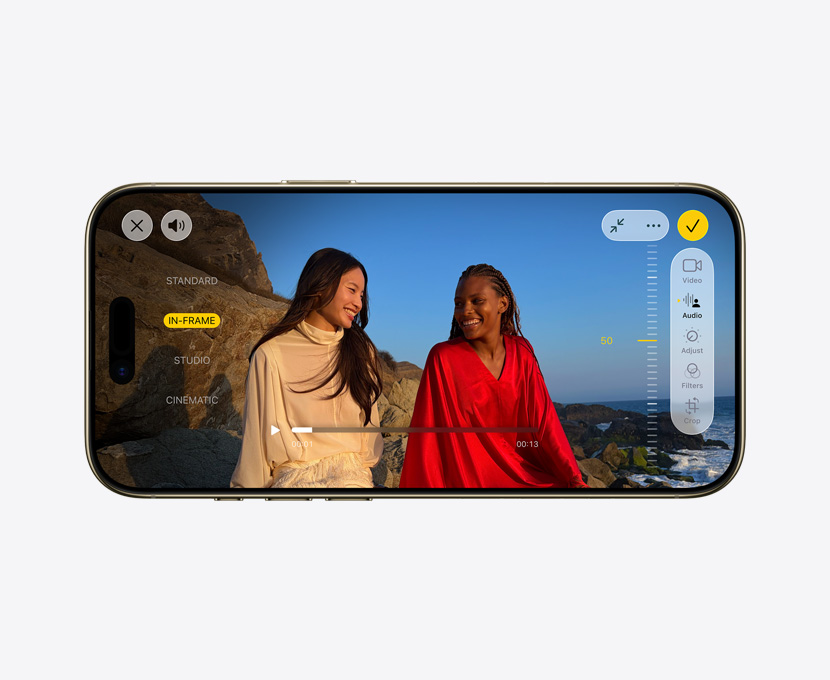 iPhone Air, esikülg, kasutuses Pro video koos Audio Mix funktsiooniga