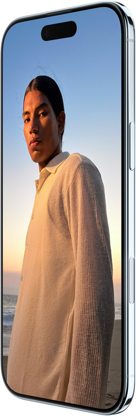 iPhone Air, fra baksiden, i fargen himmelblå, Fusion-hovedkamerasystem i platå øverst